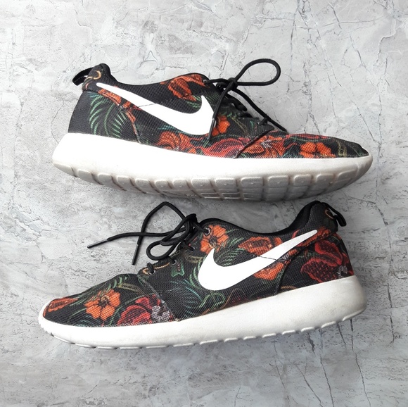 roshe run print sneaker